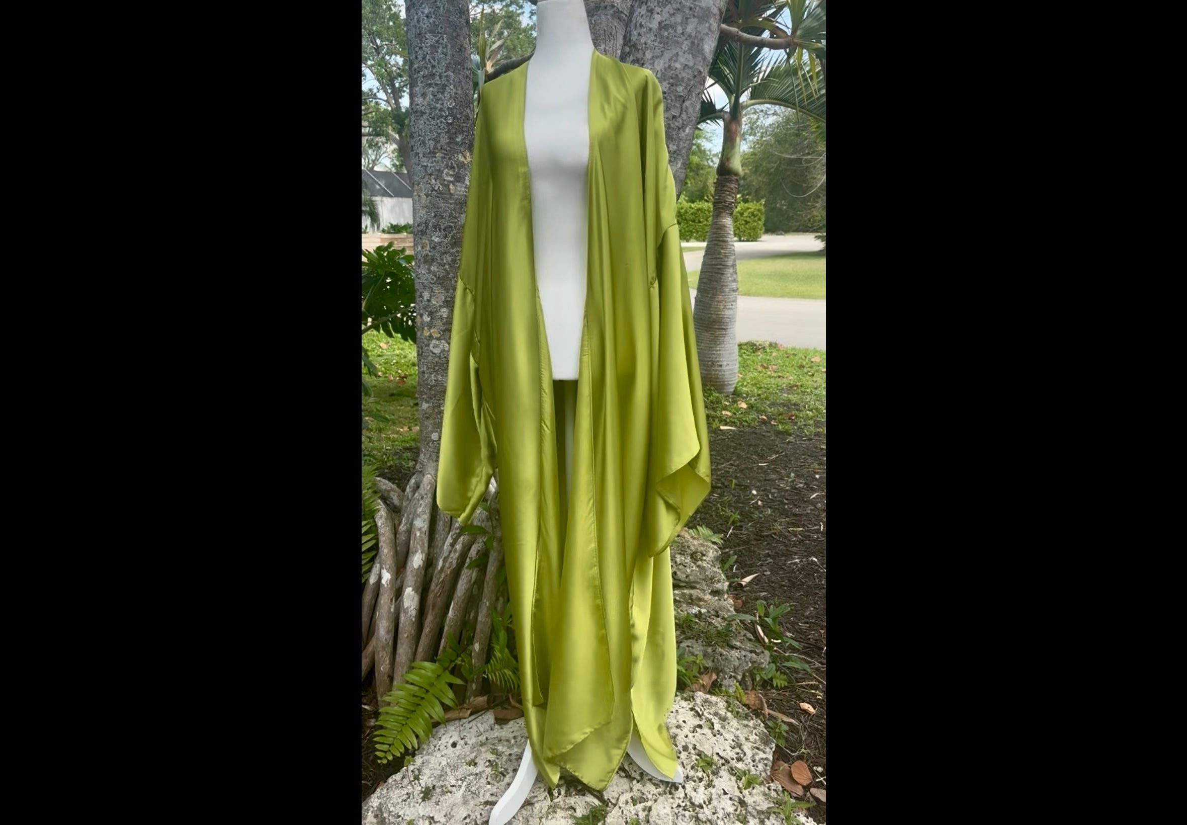 Shimmer Luxe Kimono Lime