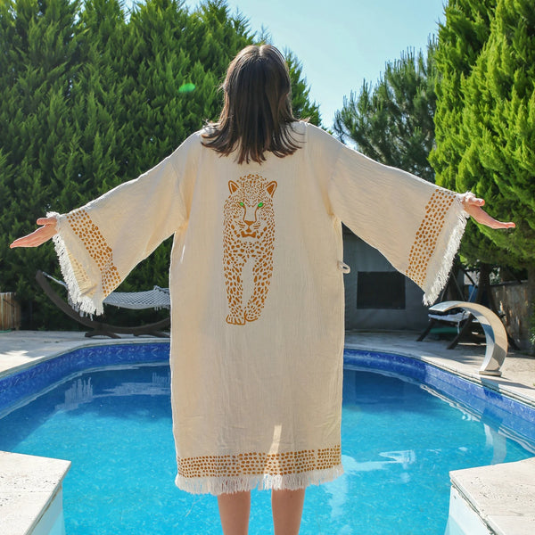 LazyLeopardturkishrobeback_gra